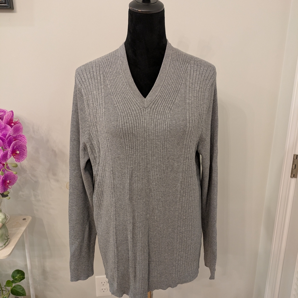 Calvin Klein Gray V-Neck Men's Sweater Size Medium